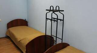 Хостелы Сова Гатчина Кровать в общем номере с 2 кроватями-4